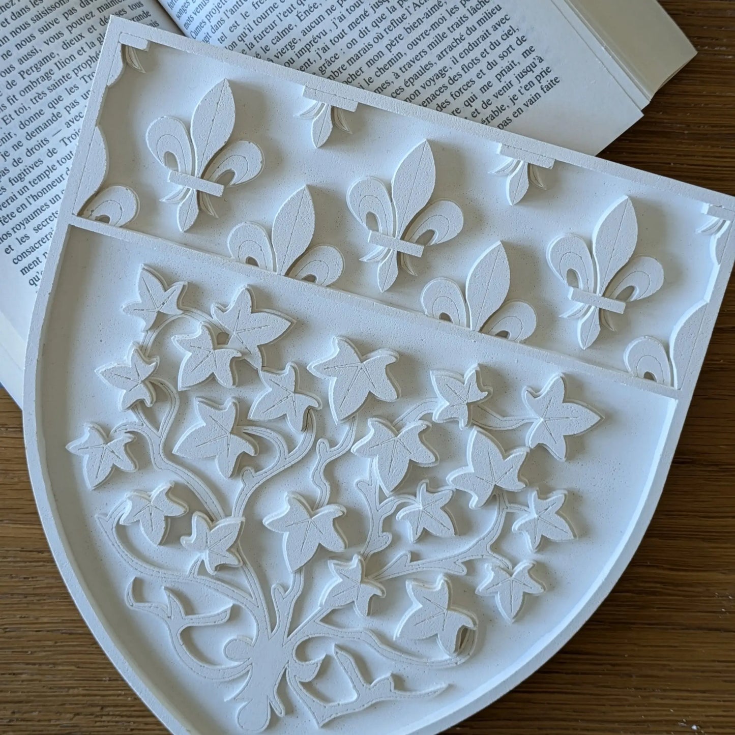 Blason d'Amiens en plâtre par Relief_EOS