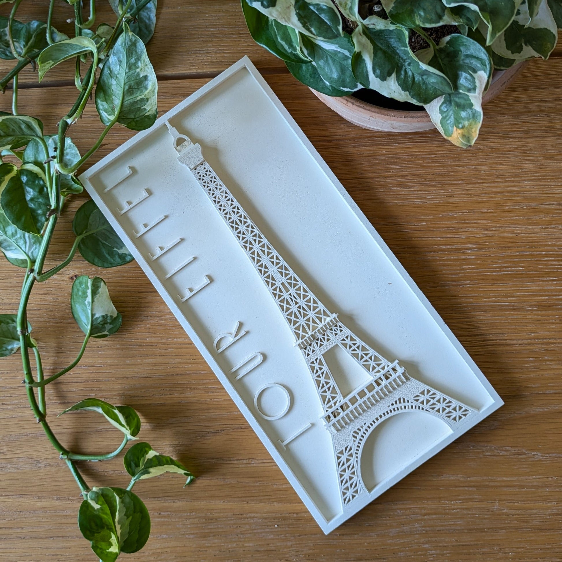 Tour Eiffel Relief_EOS